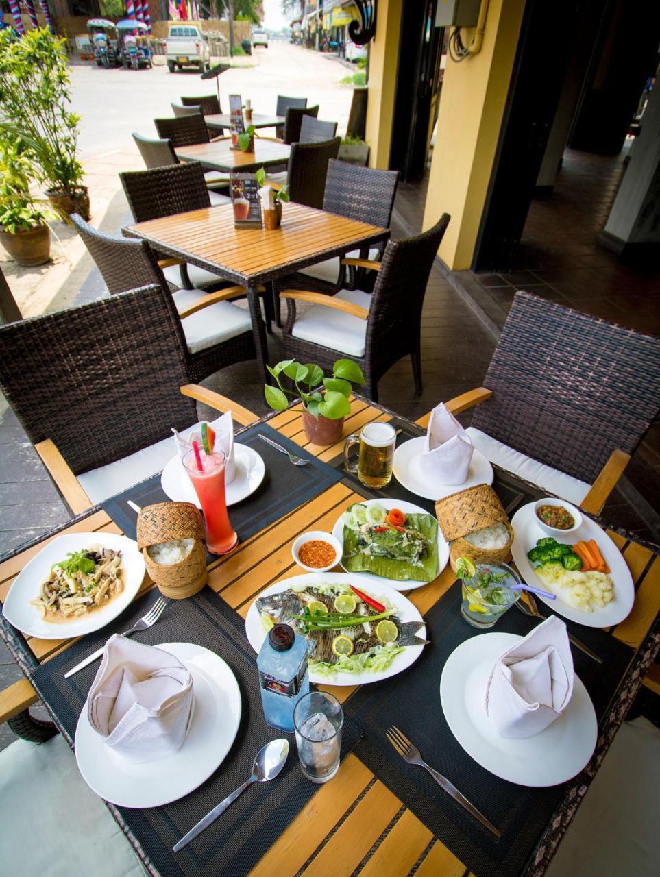 Hotel Inthira Thakhek Zewnętrze zdjęcie
